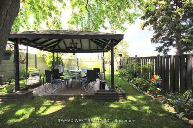 425 Hansen Rd N, House other with 4 bedrooms, 3 bathrooms and 4 parking in Brampton ON | Image 47