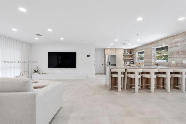 417 N Highland Dr, House other with 3 bedrooms, 2 bathrooms and null parking in Hollywood FL | Image 12