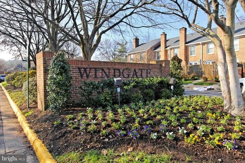 8-2616 Arlington Mill Dr, ARLINGTON, VA, 22206-4058 | Card Image