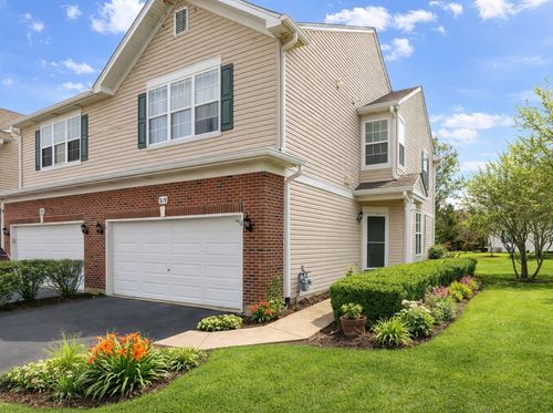 319 Grape Vine Trl, Oswego, IL, 60543-6022 | Card Image