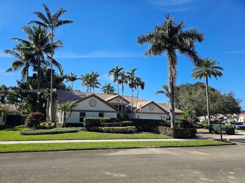 3070 Perriwinkle Cir, Davie, FL, 33328-6701 | Card Image