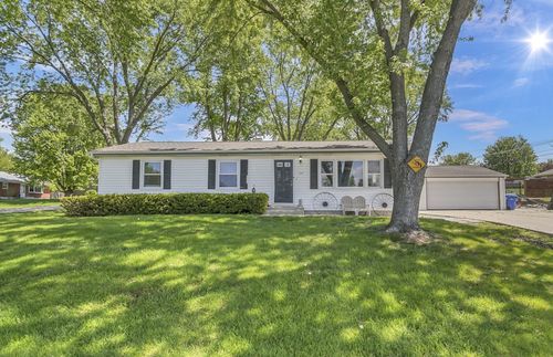 137 Birchwood Rd, Carpentersville, IL, 60110-1401 | Card Image