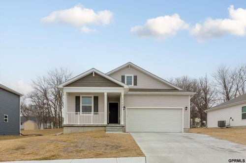 17720 Hampton Drive, Omaha, NE, 68136 | Card Image