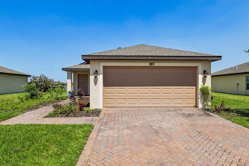 923 Bent Creek Dr, Fort Pierce, FL, 34947-1331 | Card Image