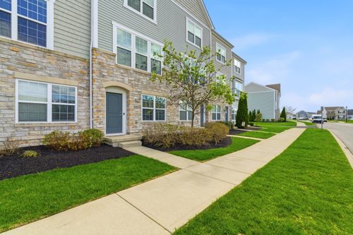 5753 Passage Creek Dr, Dublin, OH, 43016-1665 | Card Image