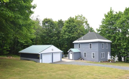 9 Short St, Newport, NH, 03773-1973 | Card Image