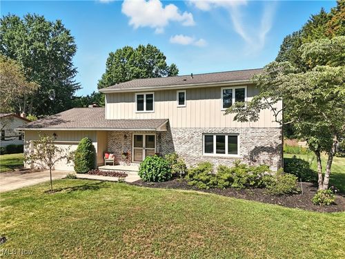 420 Cabot Dr, Fairlawn, OH, 44333-3128 | Card Image