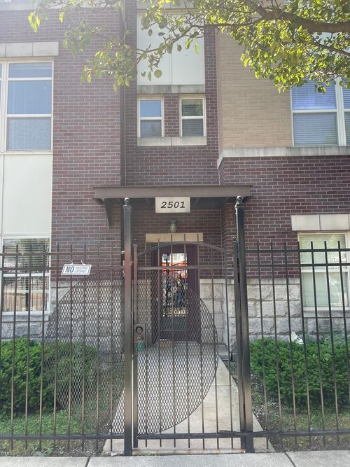 1e-2501 W Grenshaw St, Chicago, IL, 60612-4816 | Card Image