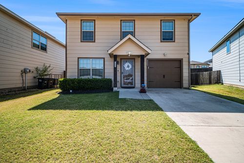 3004 Yuma Dr, Fort Worth, TX, 76119-3013 | Card Image