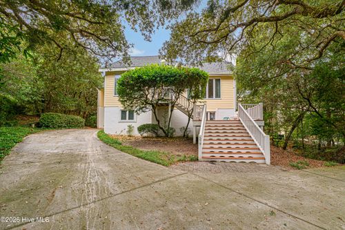 579 Coral Ridge Rd, Pine Knoll Shores, NC, 28512-6901 | Card Image