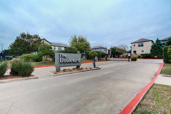 APT-1404 - 1201 Grove Blvd, Condo with 2 bedrooms, 3 bathrooms and 2 parking in Austin TX | Image 23