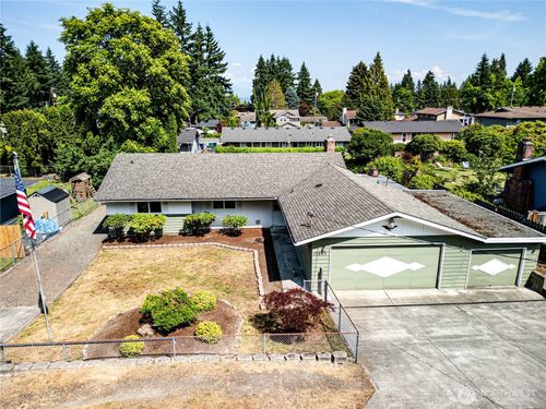 10823 35th Ave Se, Everett, WA, 98208-7537 | Card Image