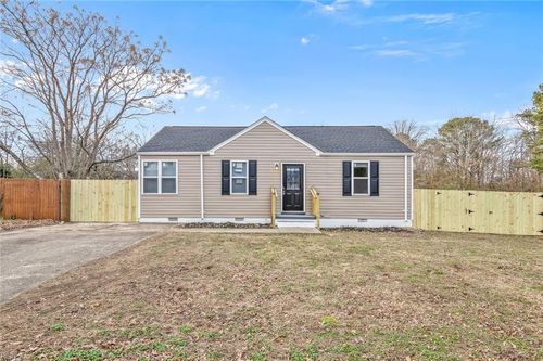 104 Bethune Dr, Williamsburg, VA, 23185-5607 | Card Image