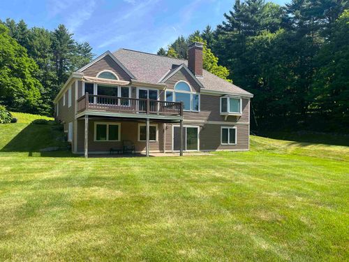 18 Berrill Farms Ln, Hanover, NH, 03755-3213 | Card Image