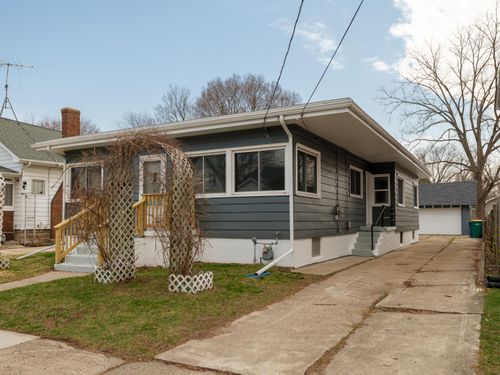 62 Woodward Ave, Battle Creek, MI, 49017-5528 | Card Image