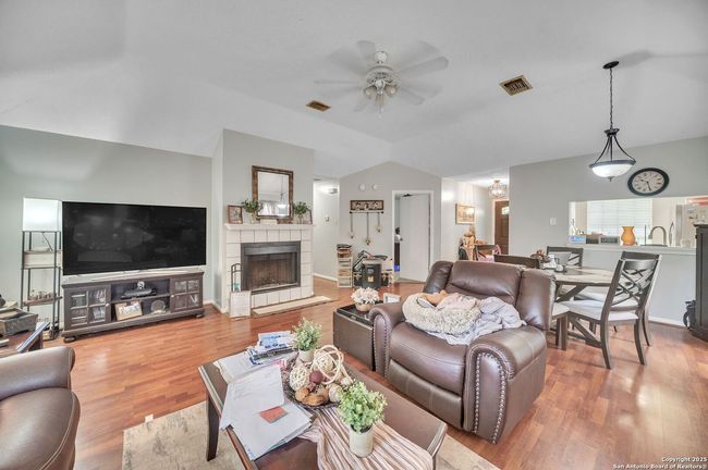 4402 Morris Dr, House other with 3 bedrooms, 2 bathrooms and null parking in Pearland TX | Image 8