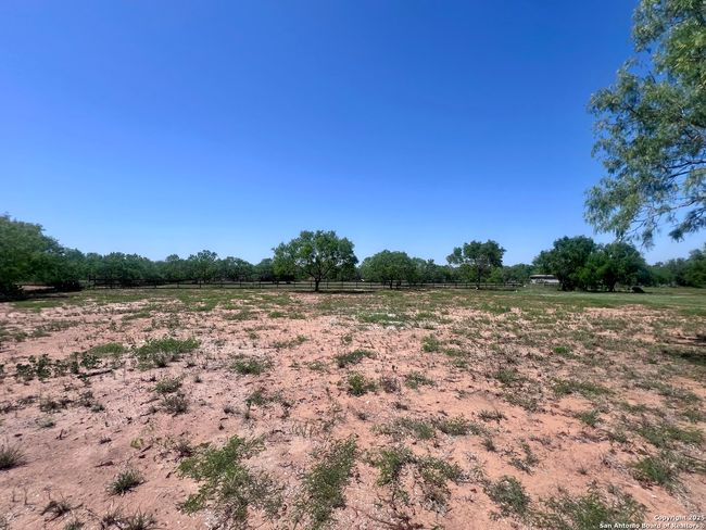 8990 Fm 2146, House other with 4 bedrooms, 2 bathrooms and null parking in Jourdanton TX | Image 31