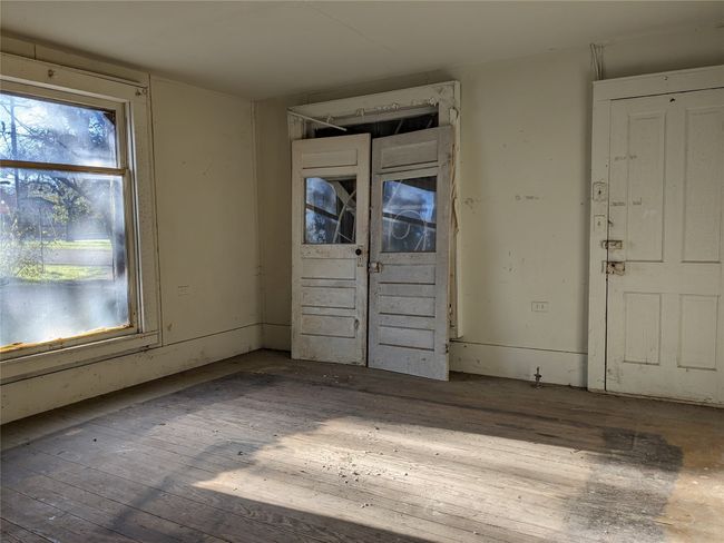 200 e kidd bedroom exterior door | Image 4