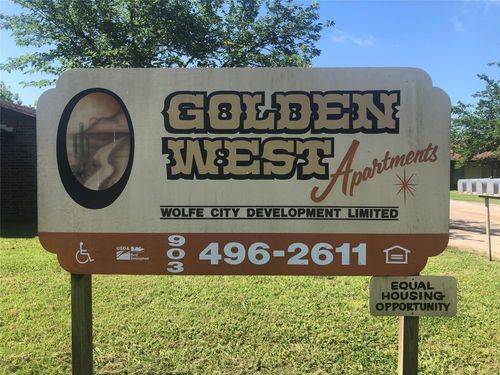 709 W Witt St, Wolfe City, TX, 75496-3585 | Card Image