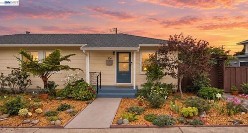 104 Cypress St, Alameda, CA, 94501-1813 | Card Image