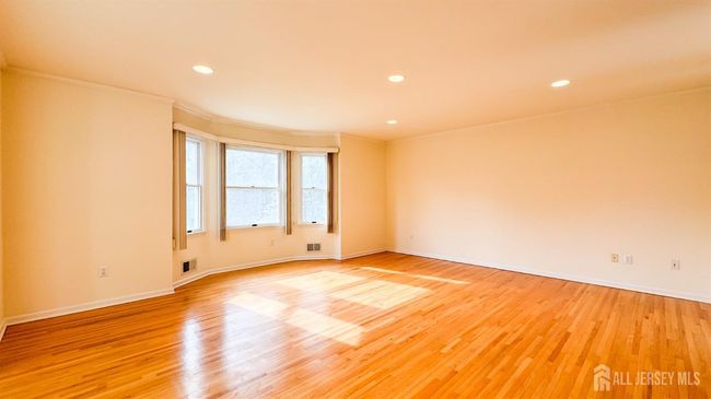 166 Lund Ave, House other with 5 bedrooms, 3 bathrooms and null parking in Edison NJ | Image 5