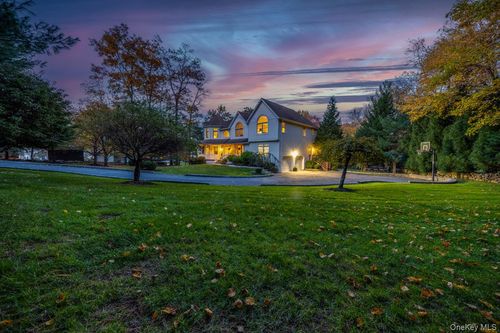 9 Ronwood Rd, Spring Valley, NY, 10977-7103 | Card Image