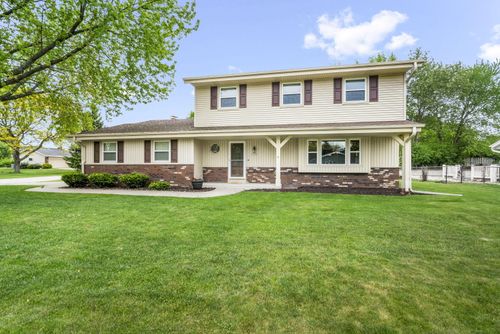 15025 W Vera Cruz Dr, New Berlin, WI, 53151-4337 | Card Image