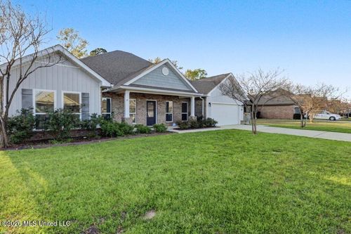 10423 Autumn Dr, Gulfport, MS, 39503-8159 | Card Image