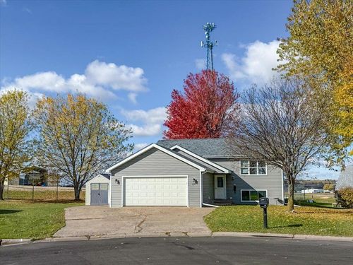 695 Willow St, Baldwin, WI, 54002-4303 | Card Image