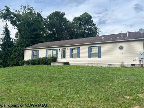 105 Valley View Ln, Fairmont, WV, 26554-9390 | Card Image