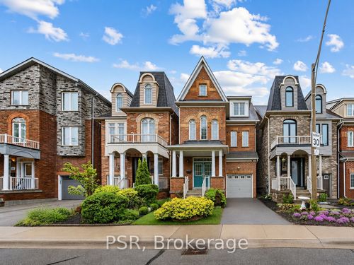 38 Enroutes Street, Toronto, ON, M4E3X8 | Card Image