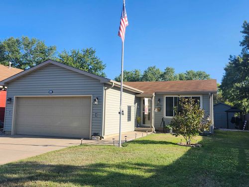 909 E 52nd St S, Wichita, KS, 67216 | Card Image