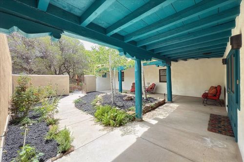 102 Calle Paula, Santa Fe, NM, 87505-5707 | Card Image