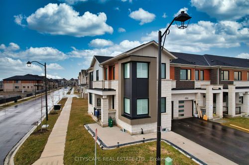 1790 Dance Crt, Milton, ON, L9E2A2 | Card Image