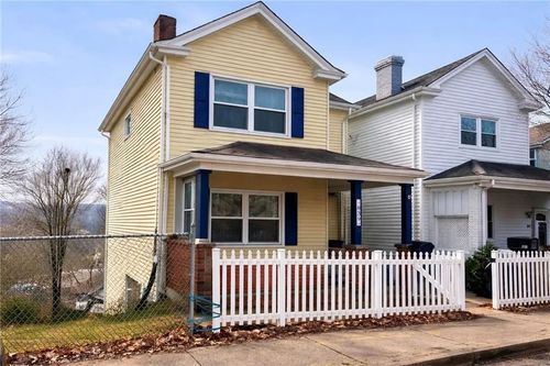 839 Railroad St, Mc Kees Rocks, PA, 15136-3320 | Card Image