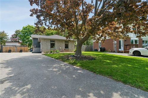 47 Christie Cres, Barrie, ON, L4N4V2 | Card Image