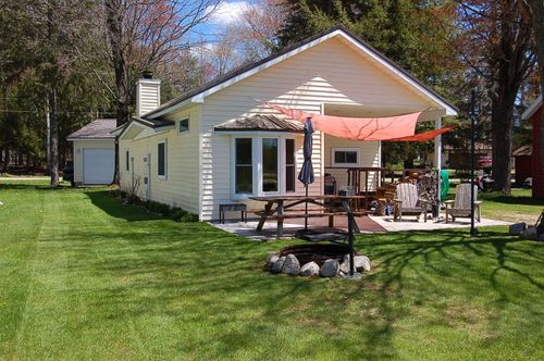109 Brandy Dr, Cadillac, MI, 49601-9629 | Card Image