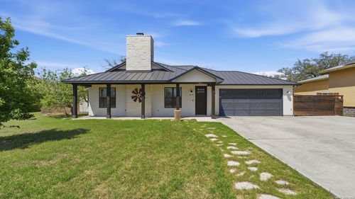 319 River Park Dr, New Braunfels, TX, 78130-3692 | Card Image