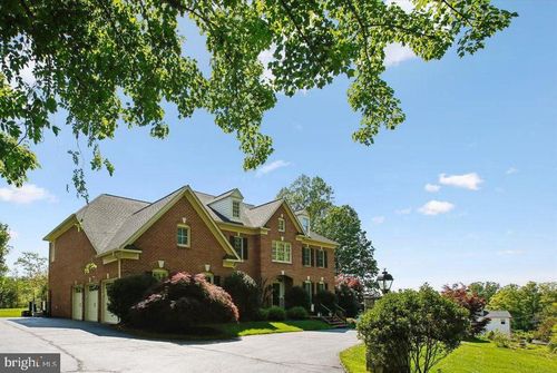 11133 Oakton Rd, Oakton, VA, 22124-2415 | Card Image