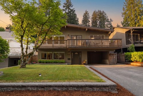 676 Wellington Dr, North Vancouver, BC, V7K1K7 | Card Image