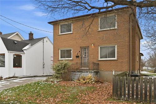 17 Queen St N, Thorold, ON, L2V2P7 | Card Image