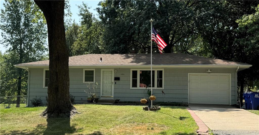 Little Ave, Grandview, MO 64030