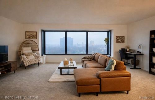 apt-1008-1300 E Lafayette St, Detroit, MI, 48207-2920 | Card Image