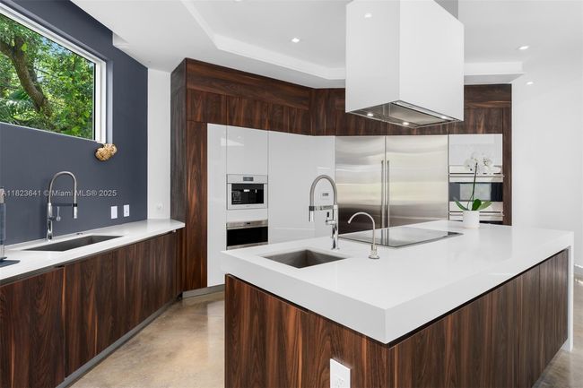 10620 Sw 74 Th Ave, House other with 6 bedrooms, 5 bathrooms and null parking in Pinecrest FL | Image 12