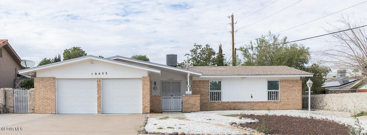 Lakewood Ave, El Paso, TX 79935
