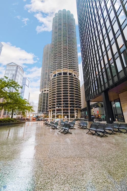 5009-300 N State St, Chicago, IL, 60654-5467 | Card Image