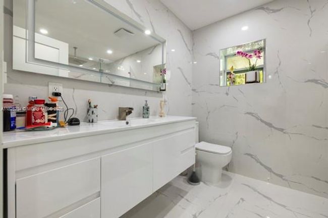 17975 Sw 232 Nd St, House other with 4 bedrooms, 4 bathrooms and null parking in Miami FL | Image 34