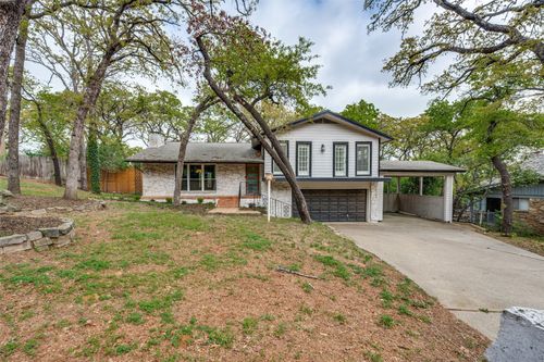 2705 Black Oak Ln, Arlington, TX, 76012-2831 | Card Image
