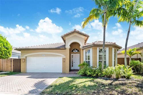 8527 Nw 111th Ct, Doral, FL, 33178-5261 | Card Image
