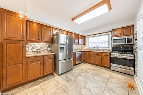 upper-172 Fennell Ave E, Hamilton, ON, L9A1S3 | Card Image